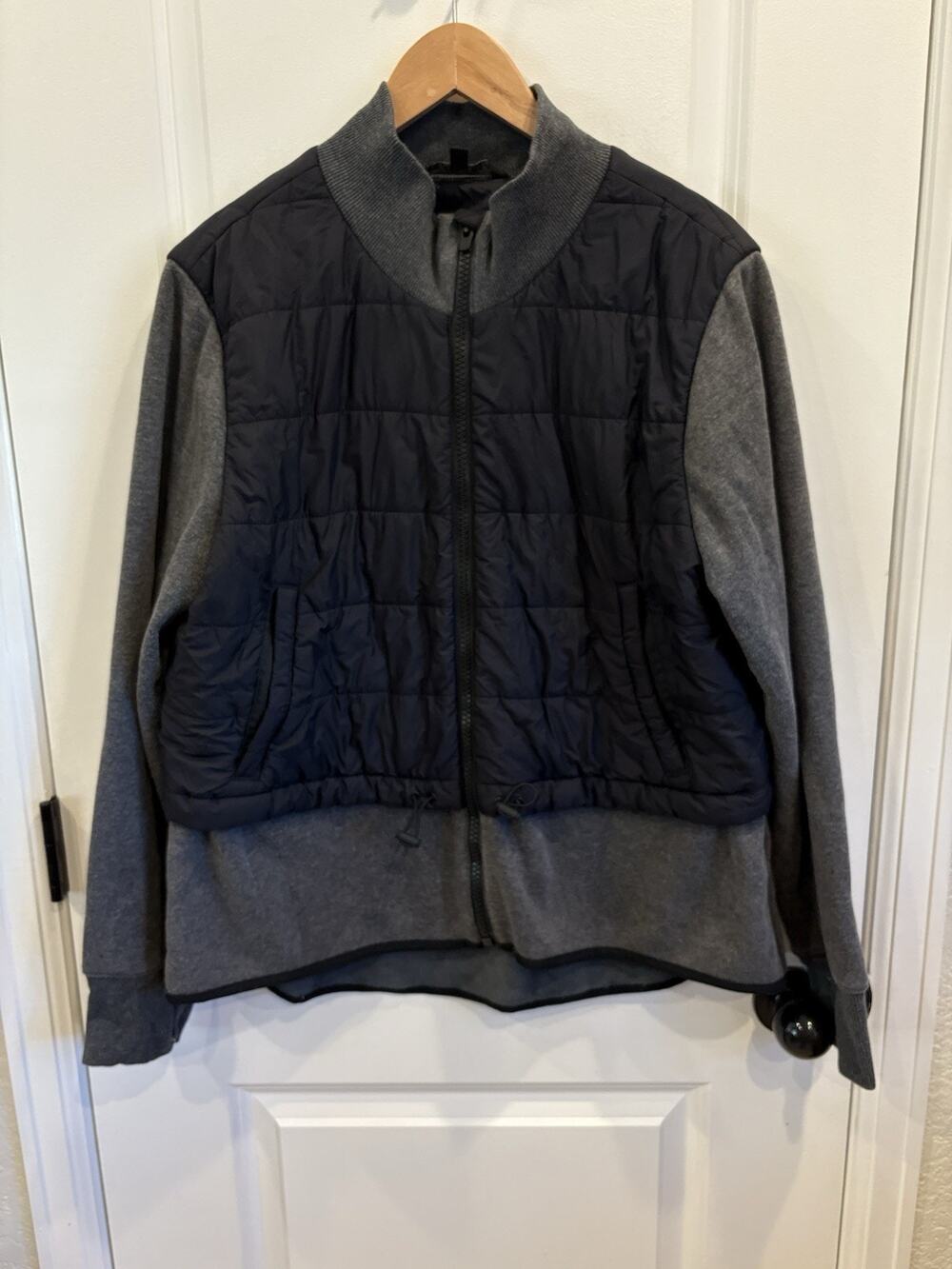 Athleta Fjord Hybrid PrimaLoft Puffer Jacket XL Fleece Black Gray Hiking Outdoor